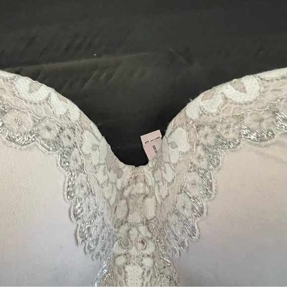 Victoria’s Secret Body by Victoria Strapless Bra 32DDD - Picture 2 of 4